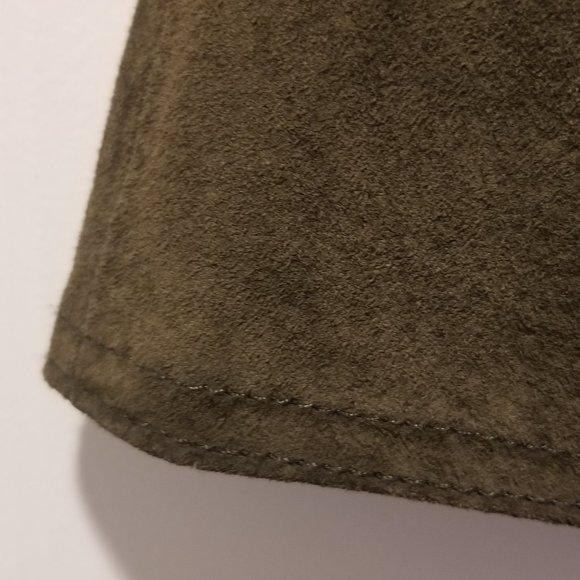 LIKE NEW Women's ZARA XS Olive Green Leather Mini Skirt! - Picture 7 of 10